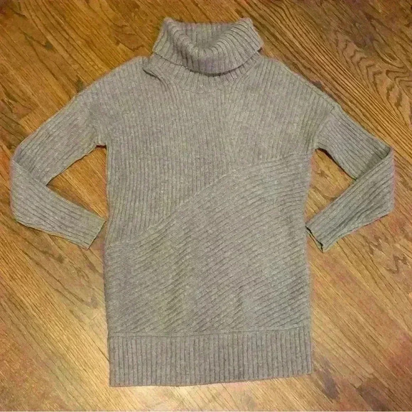Vintage Ann Taylor Wool Alpaca Blend Gray Turtleneck Sweater Size Medium - Picture 1 of 6